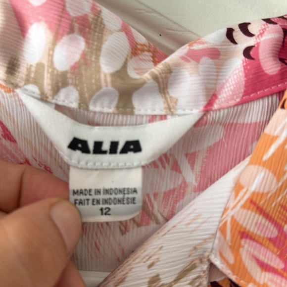 Alia Button Up Top size 12 - Picture 2 of 3